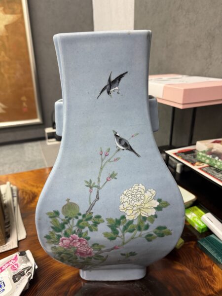 【中国骨董・中国美術の出張買取】花鳥文大花瓶を買取いたしました。